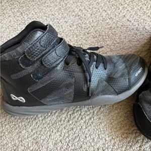 Infinity beast mode mid top w8 cheer